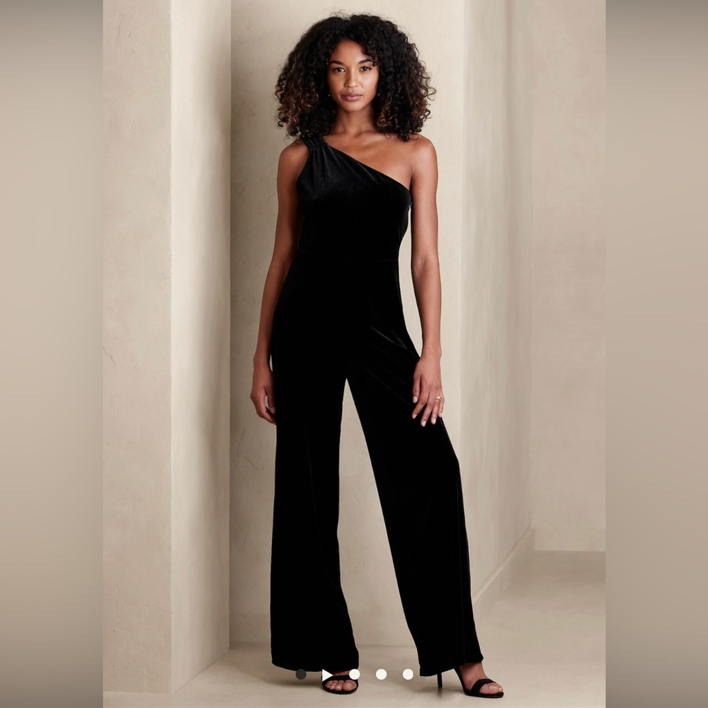 Black One Shoulder Velvet Banana Republic Maxi Jumpsuit INCREDIBLE - Picture 3 of 15